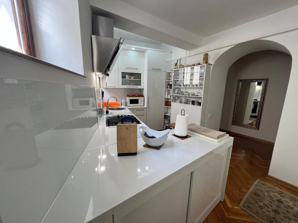 Djana Apartment ซาราเยโว ภายนอก รูปภาพ
